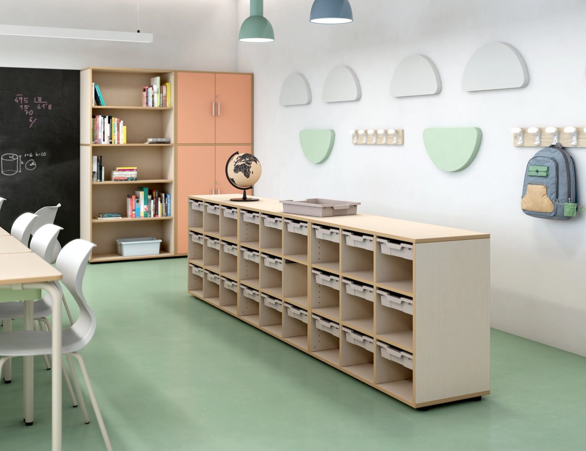 Armarios MERIT New con cubetas en un aula de primaria