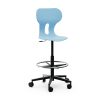 Taburete escolar Lia Stool de Mirplay en azul océano, con reposapiés y ruedas