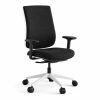 Silla CONNECT White de Intacor con brazos 1D y tapizado negro, sin cabecero